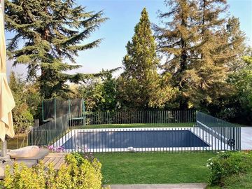 Casa en Arriendo 5D 4B en Sta María Manquehue Vitacura