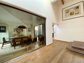 Casa en Arriendo 5D 4B en Sta María Manquehue Vitacura