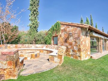 Casa en condominio con cancha de golf y seguridad en Piedra Roja.