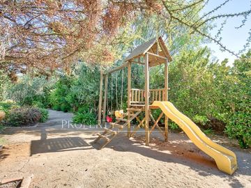 Casa en condominio con cancha de golf y seguridad en Piedra Roja.
