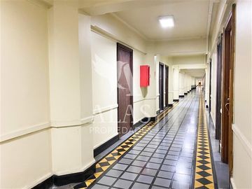 En Venta-Oficina (2P1B) Metro U de Chile Santiago-Alas Prop