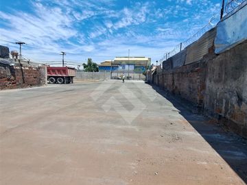 Sitio en venta en La Cisterna