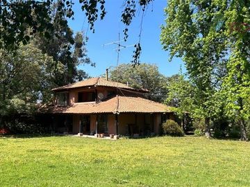 Casa en parcela en arriendo de 4D/3B en Calera de Tango