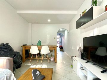 Triplex en venta en Wilde Centro