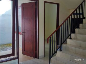 - DIJUAL CEPAT !! Rumah Bagus Jalan 3 Mobil di Harapan Indah , Harga OK