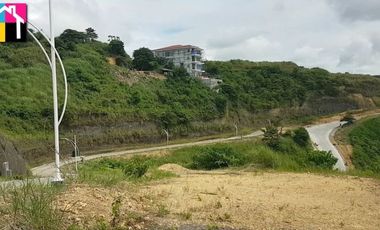 FOR SALE OVERLOOKING LOT IN THE PEAK MONTERRAZAS DE CEBU