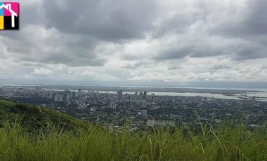 FOR SALE OVERLOOKING LOT IN THE PEAK MONTERRAZAS DE CEBU