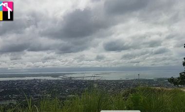 FOR SALE OVERLOOKING LOT IN THE PEAK MONTERRAZAS DE CEBU