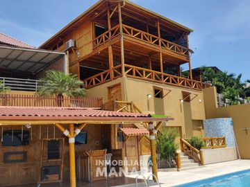Frente al Mar