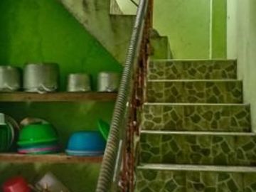 Rumah besar, bonus ruko strategis, murah di area bisnis di Bekasi timur