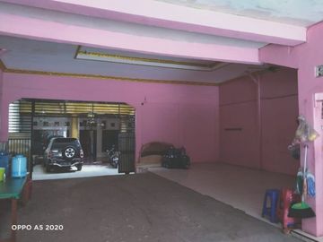 Rumah besar, bonus ruko strategis, murah di area bisnis di Bekasi timur