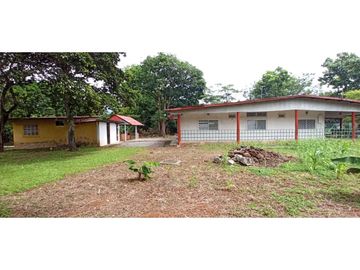 SE VENDE CASA DE CAMPO EN VIA PRINCIPAL >>LA MESA<<