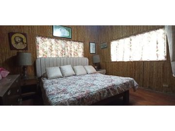 SE VENDE CASA DE CAMPO EN VIA PRINCIPAL >>LA MESA<<