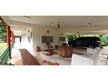 SE VENDE CASA DE CAMPO EN VIA PRINCIPAL >>LA MESA<<