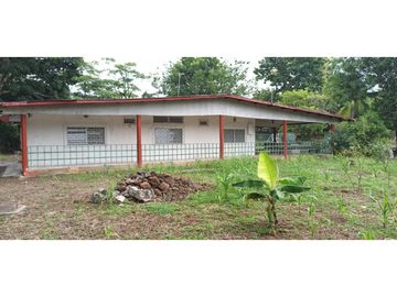 SE VENDE CASA DE CAMPO EN VIA PRINCIPAL >>LA MESA<<