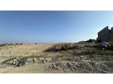 TERRENO EN LOS GAVILANES 222m2, SUR DE MANTA
