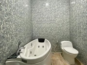 Rumah Modern dg with S.Pool di Discovery Sektor 9 6267-FN 0811111----