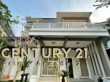 Rumah Modern dg with S.Pool di Discovery Sektor 9 6267-FN 0811111----