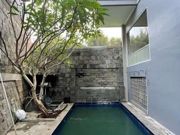 Rumah Modern dg with S.Pool di Discovery Sektor 9 6267-FN 0811111----
