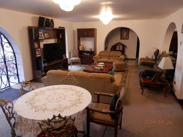 Hermosa Casona En Terreno De 3 Frentes