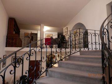 Hermosa Casona En Terreno De 3 Frentes