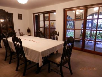 Hermosa Casona En Terreno De 3 Frentes