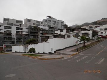Hermosa Casona En Terreno De 3 Frentes