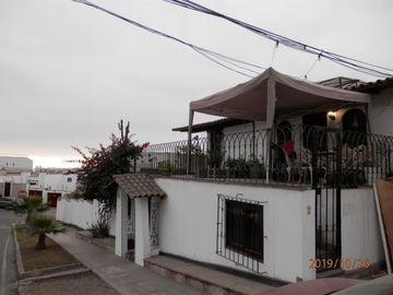 Hermosa Casona En Terreno De 3 Frentes