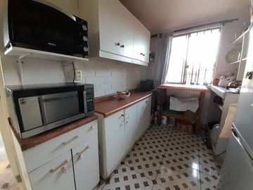 CASA ESQUINA DE UN PISO RESIDENCIAL O COMERCIAL