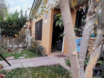 CASA ESQUINA DE UN PISO RESIDENCIAL O COMERCIAL
