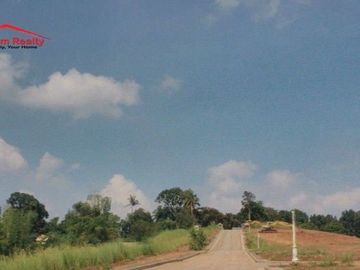 LOT FOR SALE in Antipolo Rizal FOR MORE INQUIRIES, contact: DONALD PORTUGUEZ SUN# 0933825---- TM# 0955561----