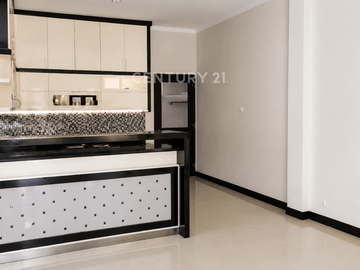 Rumah Mewah Private Pool Dalam Perumahan Elite Di Jalan Palagan
