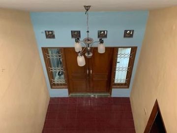 Rumah Disewakan 2 Lantai Lokasi di Babatan Indah, Wiyung Surabaya