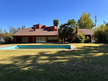 Propiedad en venta - Jardín del este Chillán - con piscina