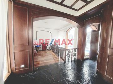 Casa Como Terreno En Santiago De Surco - Ideal Para Proyecto Inmobiliario