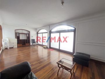 Casa Como Terreno En Santiago De Surco - Ideal Para Proyecto Inmobiliario