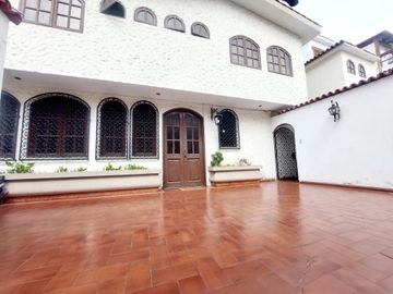 Casa Como Terreno En Santiago De Surco - Ideal Para Proyecto Inmobiliario