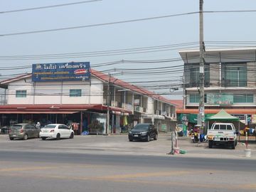 Commercial Building for Rent at Sri Arun Market Chiang Mai