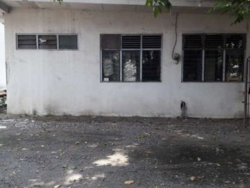Tanah luas bonus bangunan di jalan raya imam bonjol semarang