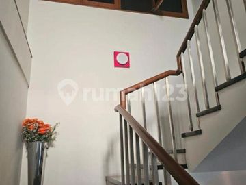 Rumah Sudah Renovasi Total Full Bangunan Perum Sunrise Kedoya