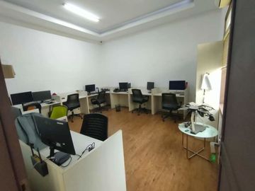 Rumah Besar Cocok Untuk Kantor atau Rumah Tinggal di Mainroad area Lengkong Kodya Bandung