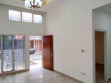 Dijual Rumah Kencana Loka sektor 12.5 Blok W Tangerang Baten Lokasi Strategis Bagus Siap Huni
