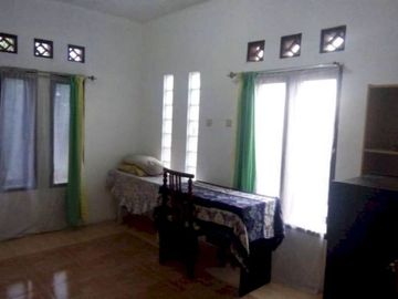 Rumah kost produktif Antapani Bandung 2 lantai siap huni SHM