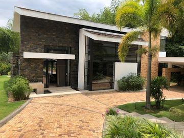 VENTA de CASAS en PEREIRA
