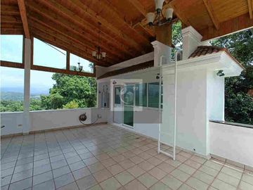 Casa Eucaliptos. Venta