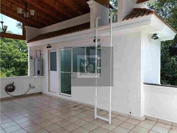 Casa Eucaliptos. Venta