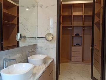 For Sale / Rent Modern Urban House at Kebayoran Baru