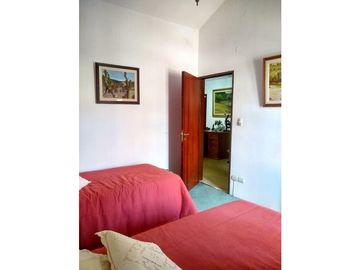 VENTA-GRAN PROPIEDAD EN JESÚS MARA-PARQUE SUIZO-CASA 3 DORM