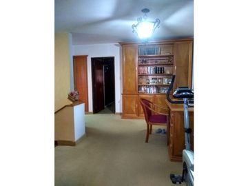 VENTA-GRAN PROPIEDAD EN JESÚS MARA-PARQUE SUIZO-CASA 3 DORM