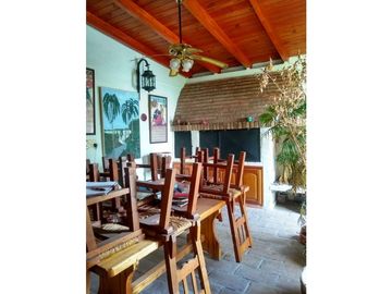 VENTA-GRAN PROPIEDAD EN JESÚS MARA-PARQUE SUIZO-CASA 3 DORM